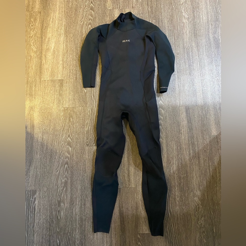 Women’s PEAK 3/2 Full Body Wetsuit. Size 12.